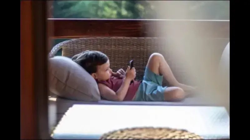 14 CREATIVE WAYS TO BREAK YOUR CHILD’S SMARTPHONE ADDICTION